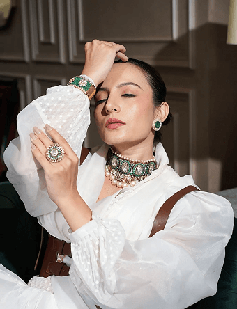 Mystique of The Orient, one of the Mirwah masterpieces with Polki, Colombian emeralds, and freshwater pearls.